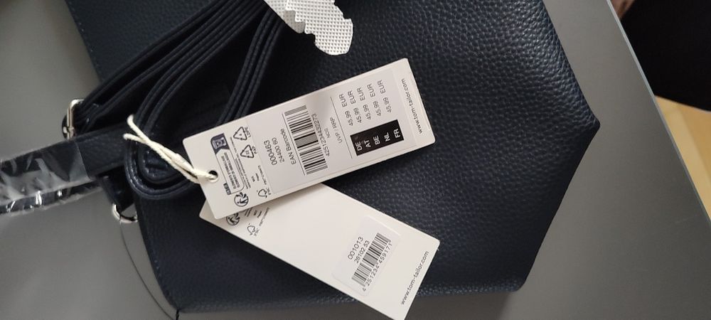 Vând o geanta tomtailor