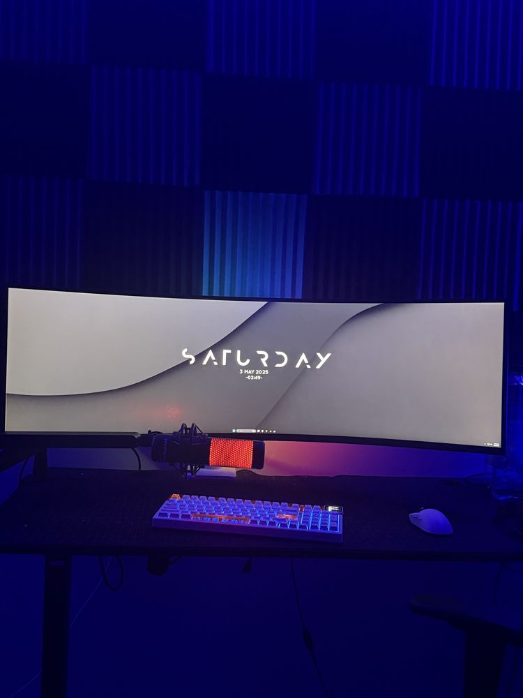 Monitor Gaming Samsung Oddysey g9 95C 49” Dual QHD VA,240hz AMD