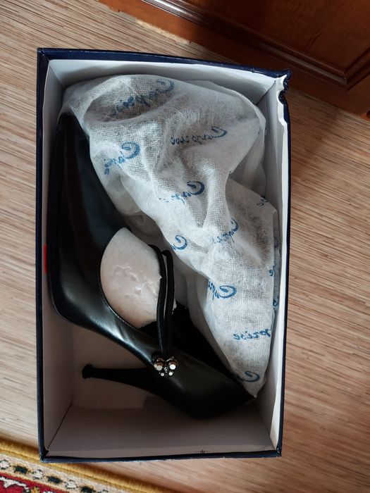 Туфли кожаные 39 р., вечерние