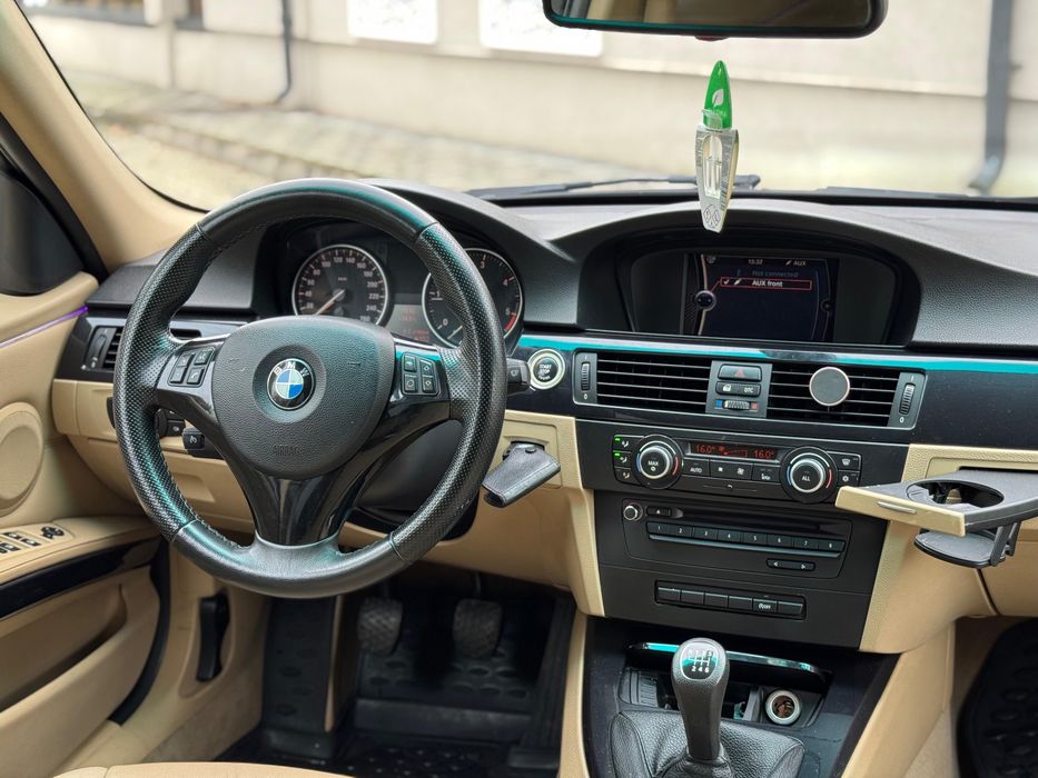 BMW E91 318D Facelift