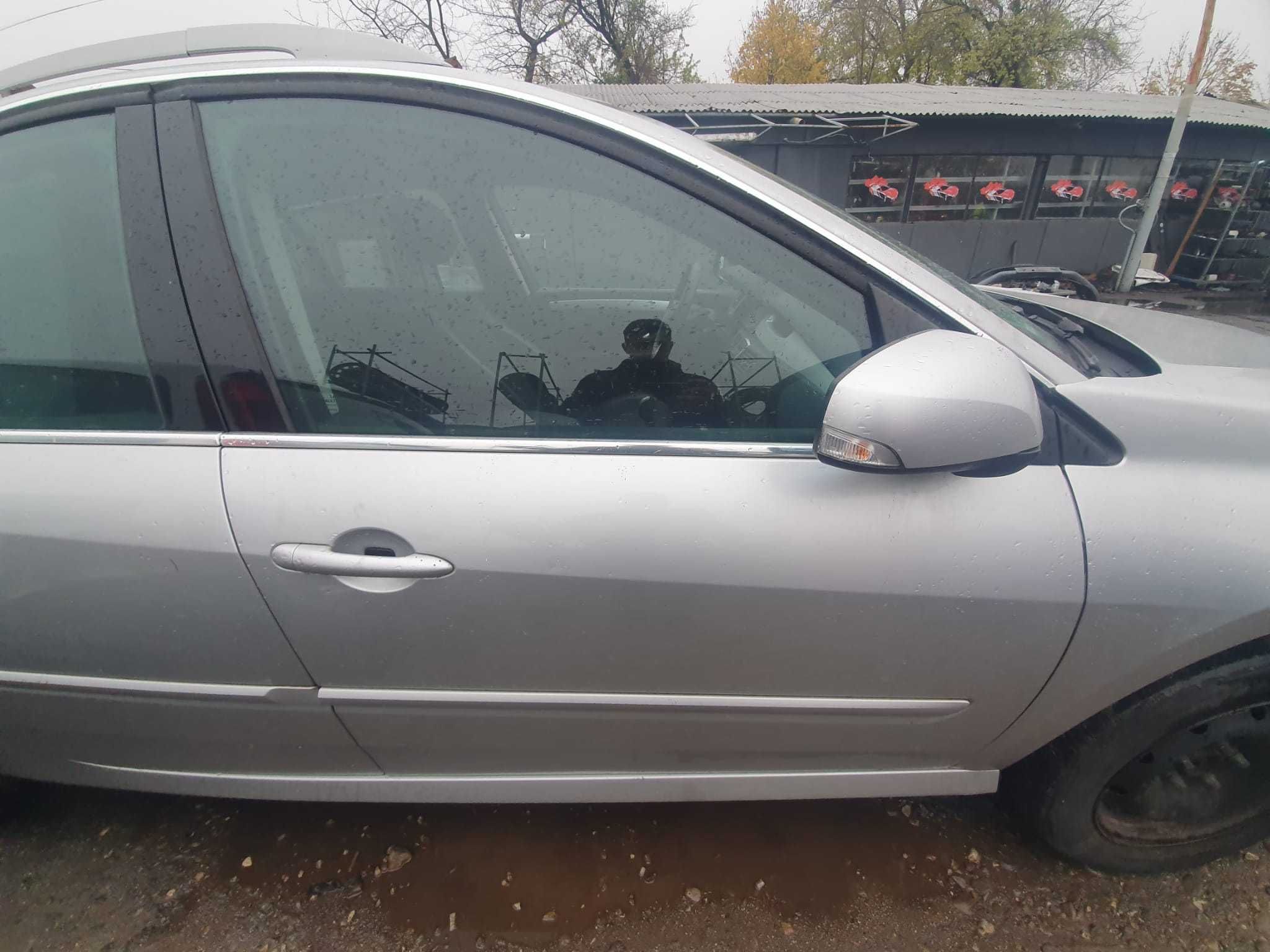 Vand usa dreapta fata Renault Laguna 3 an 2009 gri cod culoare TED69