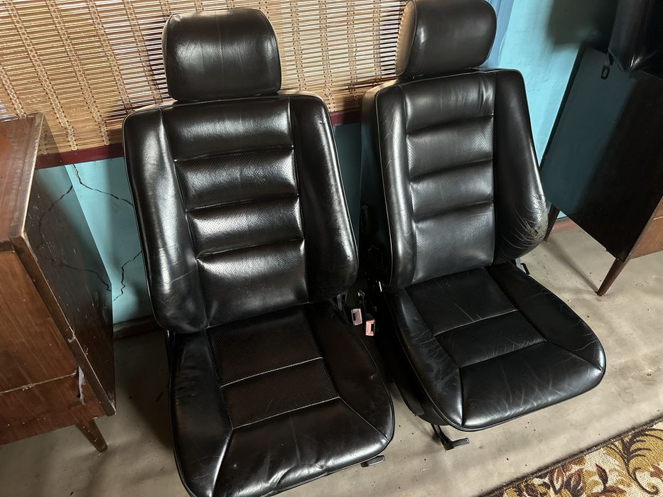 Продам кожаные сиденья от Мерседес 124