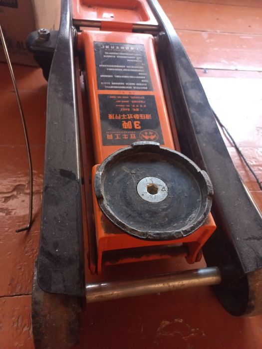 Домкрат 3 т отлично