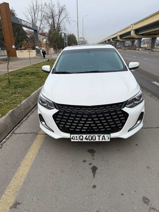 продается, кредит 4000 ONIX 2023 год, 27000 км. 6-поз. чистый. тюнинг