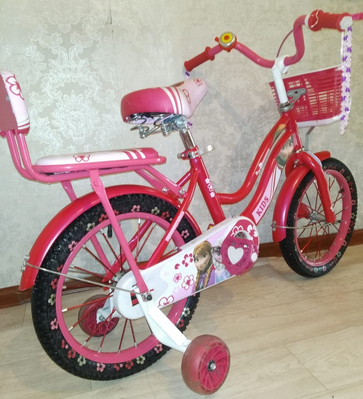 Велосипед детский. Для девочек 4-7 лет.Продам.