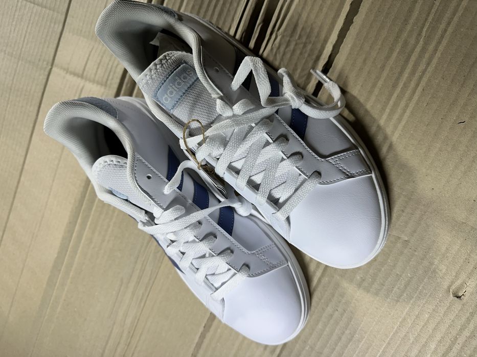 Adidas marimea 43