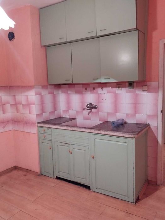 Продавам апартамент 1 стаен 42кв.м