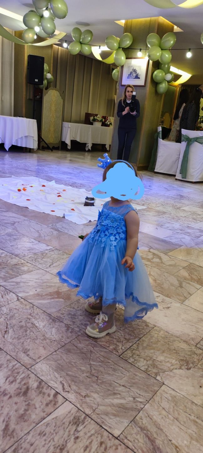 Светло небесно синя бебешка детска рокля 70