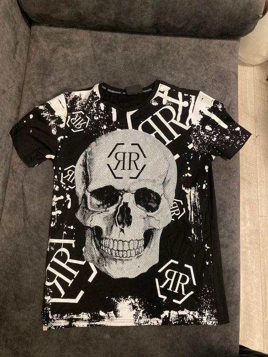 Чисто нова тениска