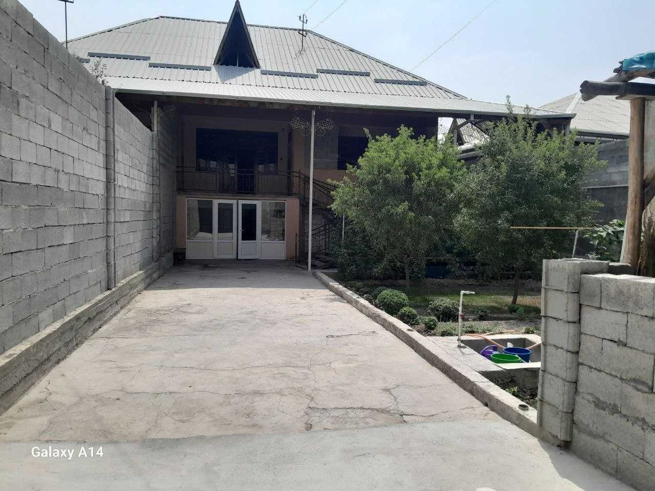 Hovli uy sotiladi Shodiyona Maxallasida