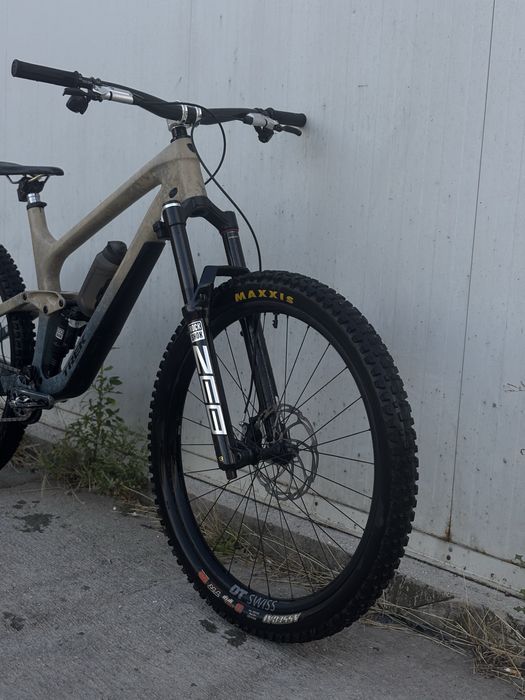 Trek slash se gen5 flight attendant