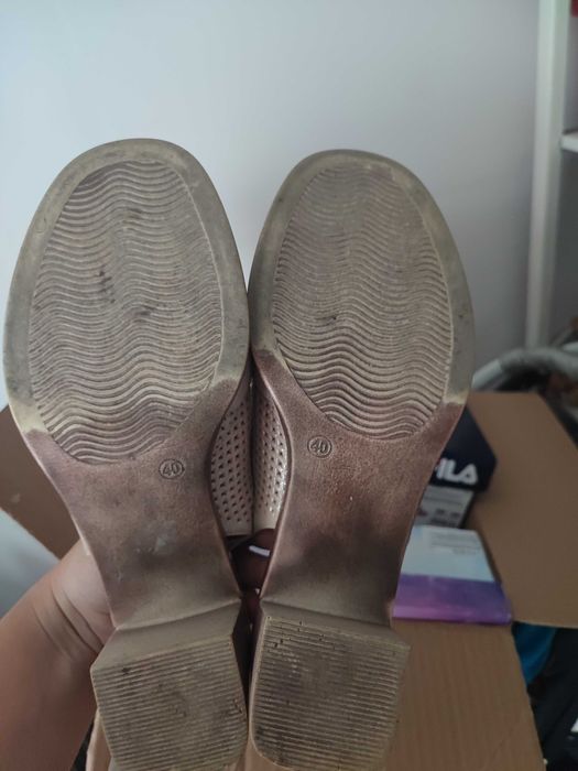 Обувки / маратонки / пантофки