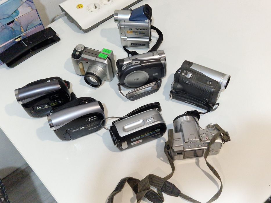 Aparat  / camera foto- video digitala fara accesorii