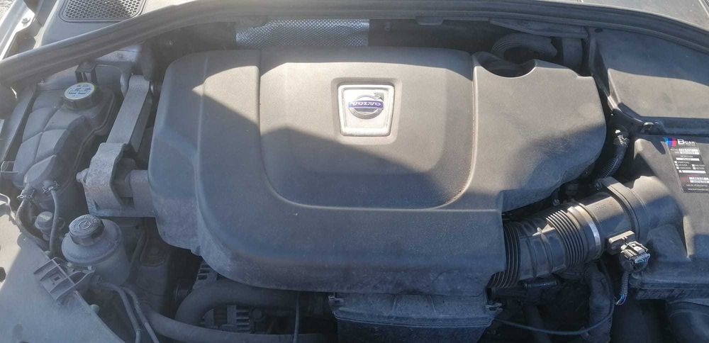 Dezmembrez Volvo V60 SE D3 Auto 2.0 d 2011