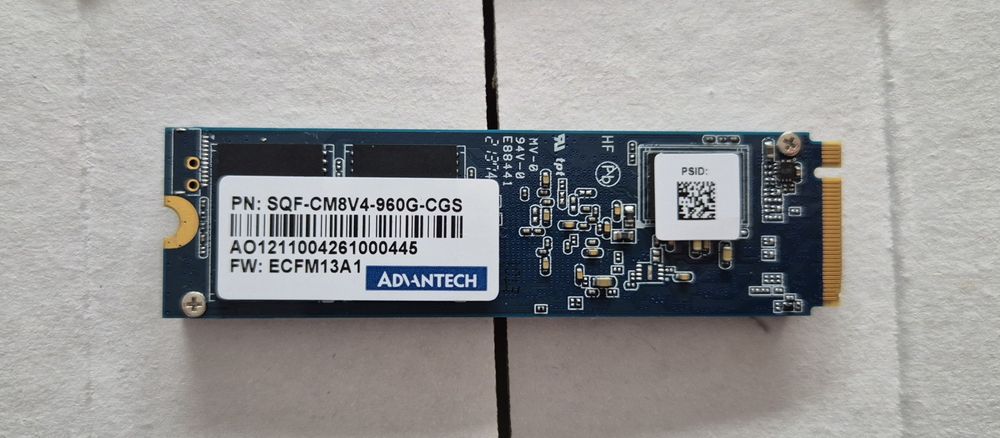 Vând SSD - 1TB - M2/ 2280 /3,3V PCIe Gen 3x4/NVMe 1.3 /Nou - sigilat!