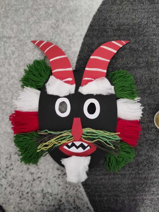 Детски кукерски маски