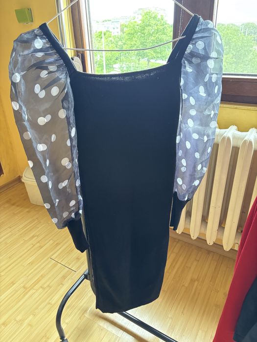 Есенно-зимна рокля с буфон ръкави