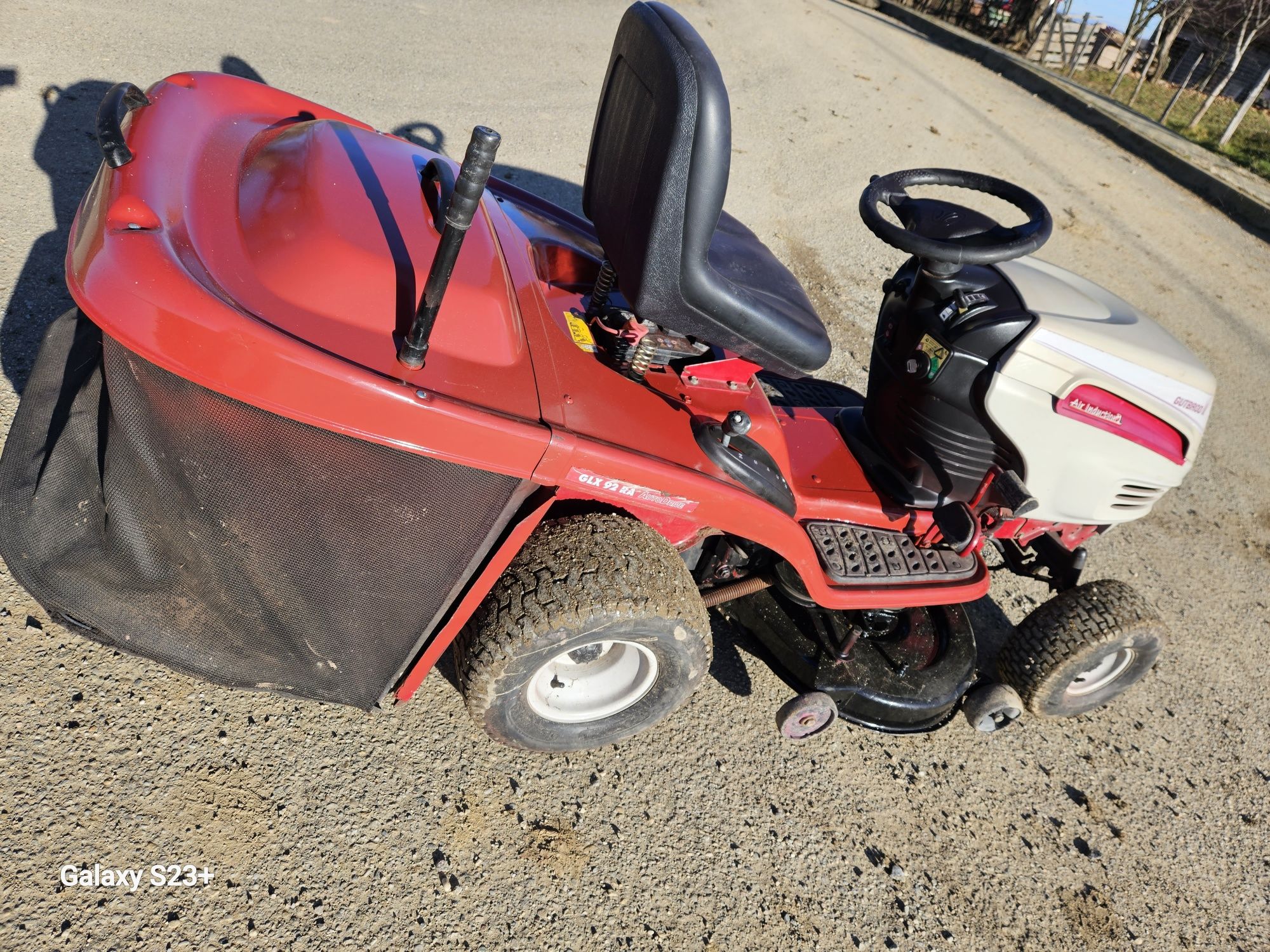 Tractoras de tuns iarba GutBrod