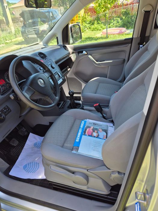 Vw caddy  cu 5 locuri