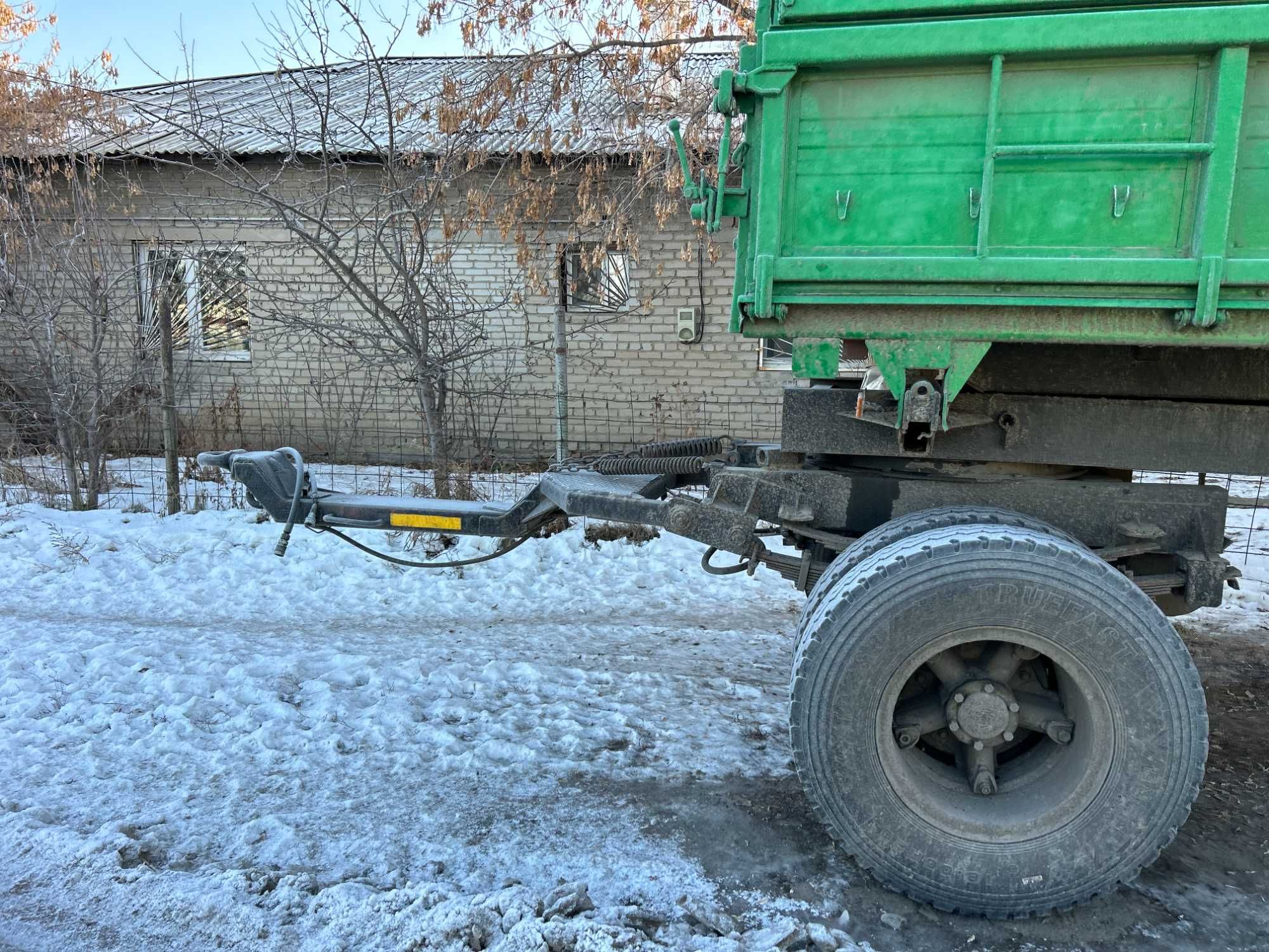 Прицеп на КАМАЗ  сельхозник, отличное