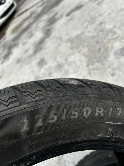 4бр Зимни гуми Dunlop 225/50R17