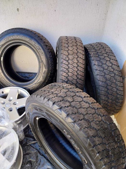 5 броя гуми от Jeep Wrangler 245/75 R17