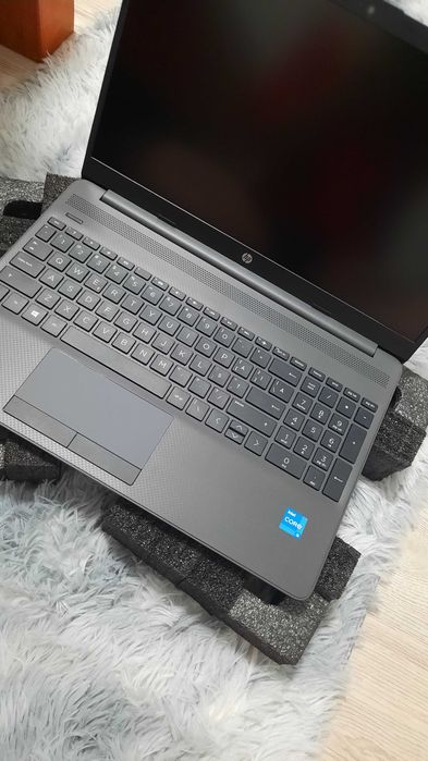 Laptop HP NOU !!!