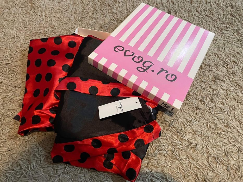 Halat satin si rochie furou satin S cu eticheta, compleu