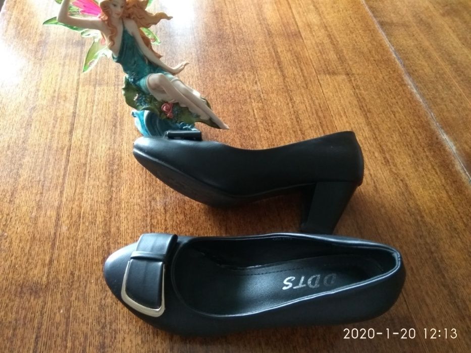 Туфли женские 37 размер,черные,каблук-6 см