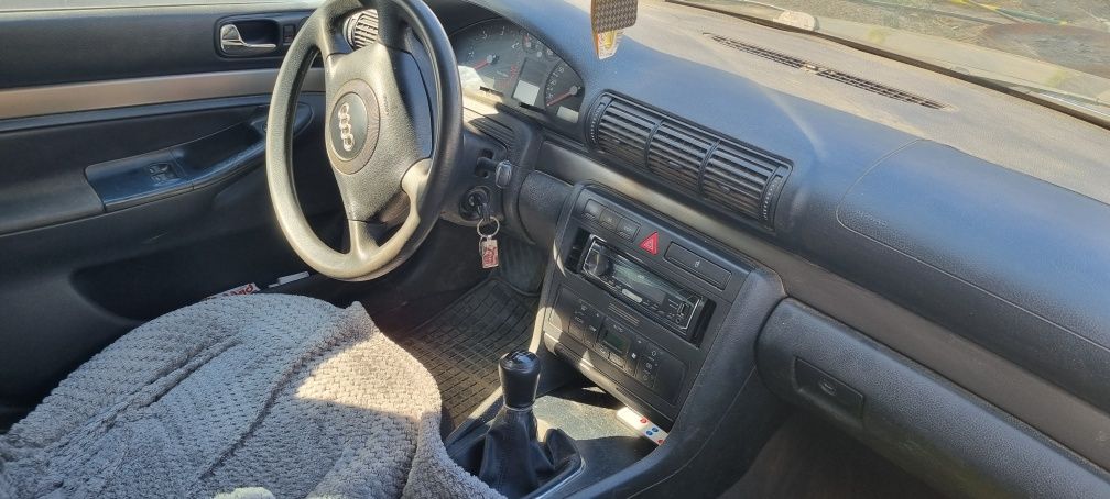 Audi a4 din 2001 radiata pentru dezmembrari