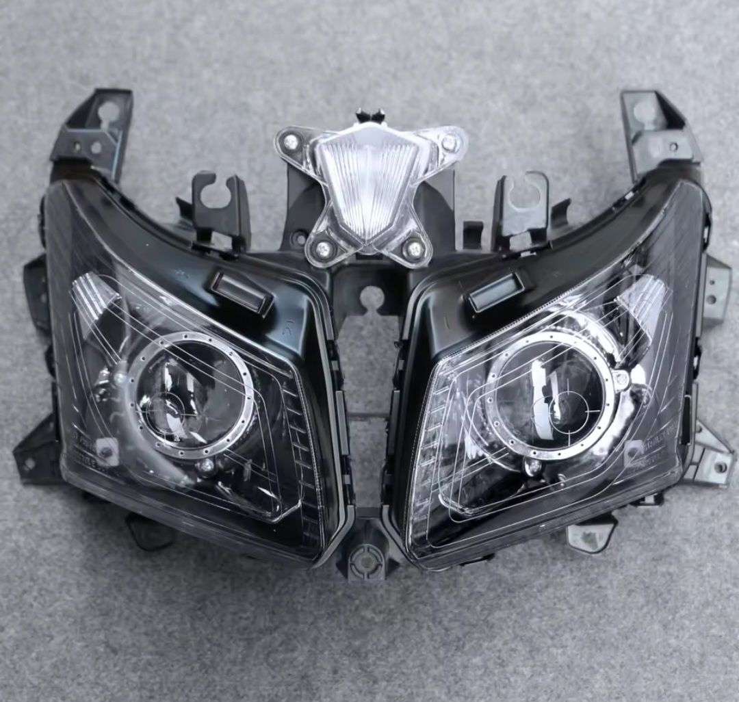 Фар за Yamaha T-max530