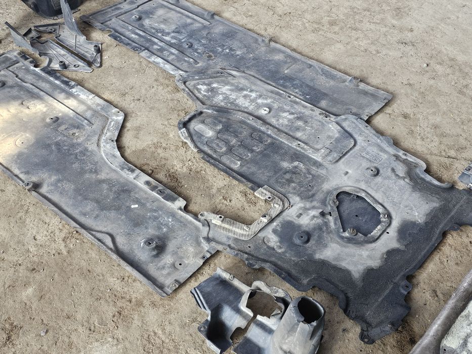 Кори под мотора подкалник подкалници бмв е60 е61 кора