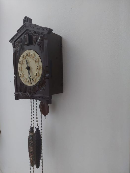 Ceas cu cuc, de perete, ceas cu greutati si pendul,pendula