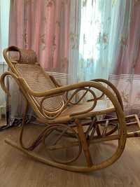 Деревянная кресло-качалка