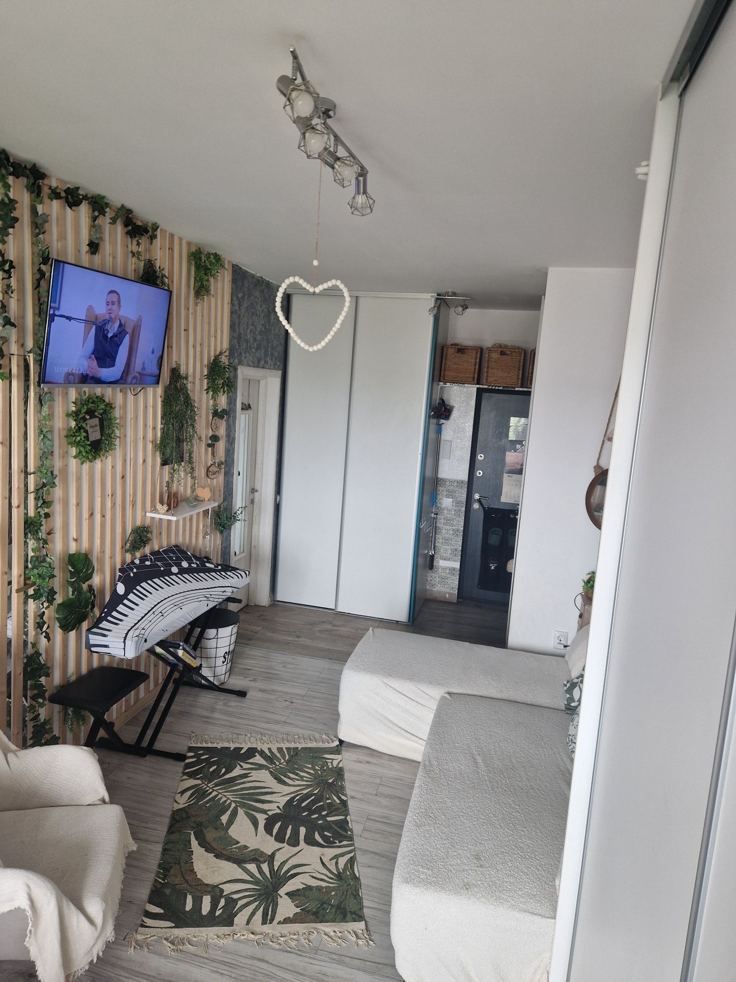 Persoana fizica Vand apartament
