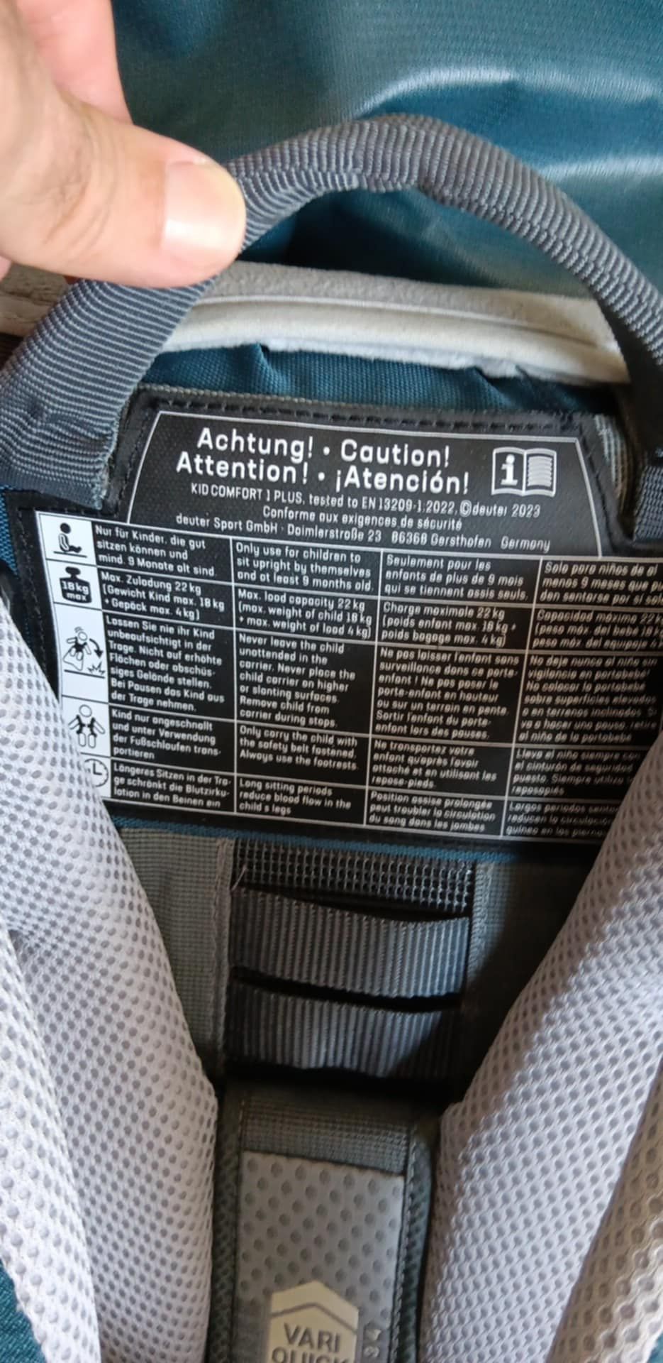 Продавам раница за носене на дете , Deuter kid comfort 1 plus