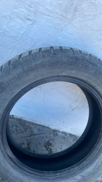 Продам зимние резины на 16
