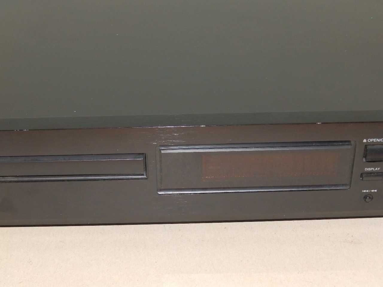 Компакт диск плеър CD Onkyo DX-7111