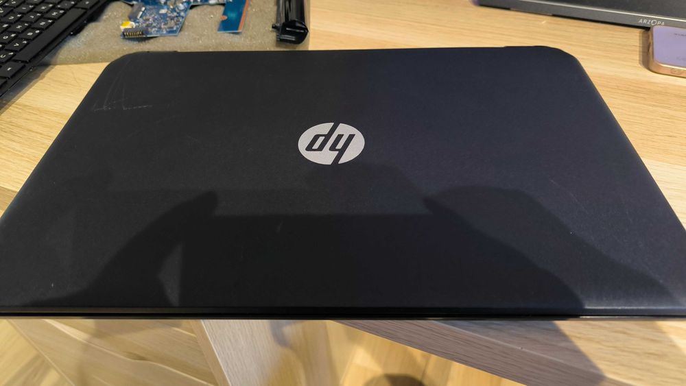 лаптоп HP 15 - r151nu - на части