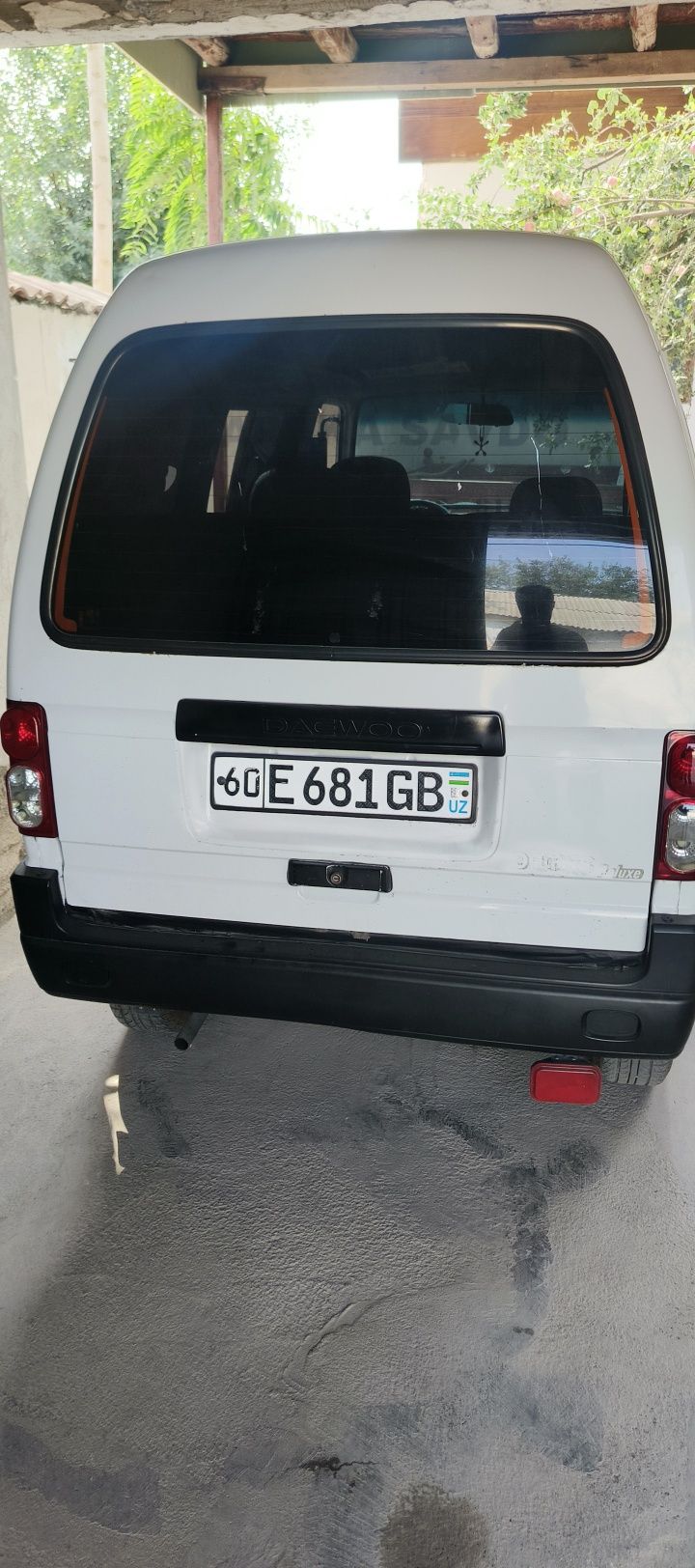 2005 yil moshina bir ikki qilingan holat zor 10 foyiz kiraska bor tomd