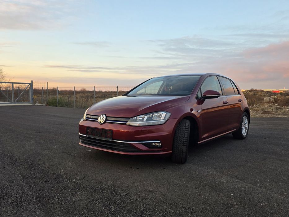 Vând VW Golf 7 1.5 TSI culoare deosebită!!