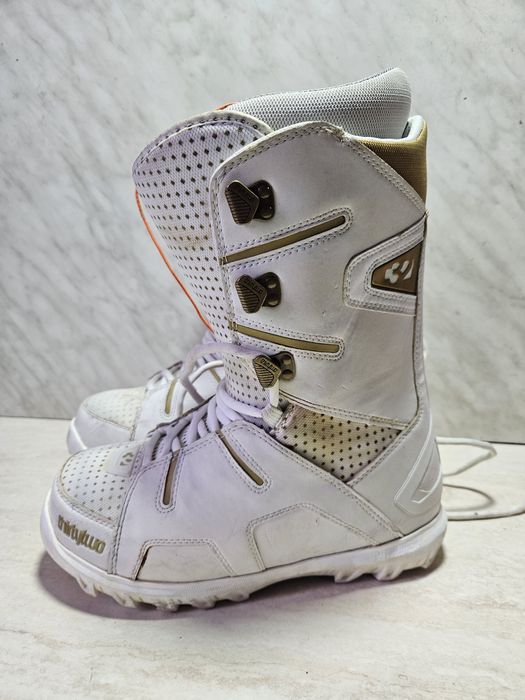 Boots 124 buti placa snowboard Thirtytwo   mărimea  40  .