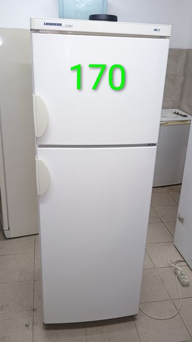 Хладилник с горна камера Liebherr