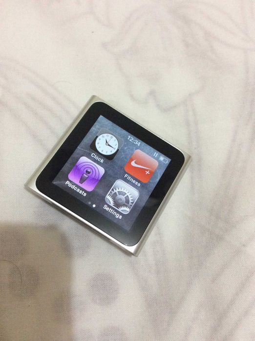 vand Apple iPod Nano 6th Gen impecabil - ca nou