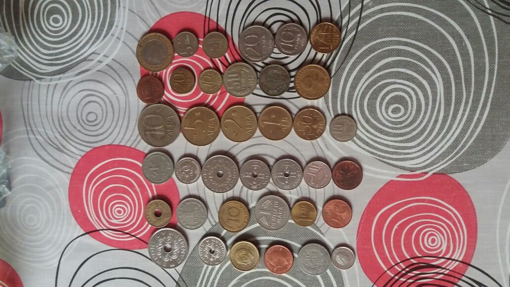Монети от различни държави и години