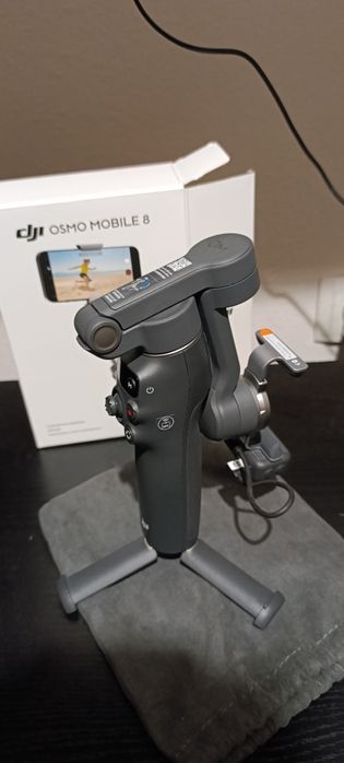 Продавам DJI Osmo Mobile 8