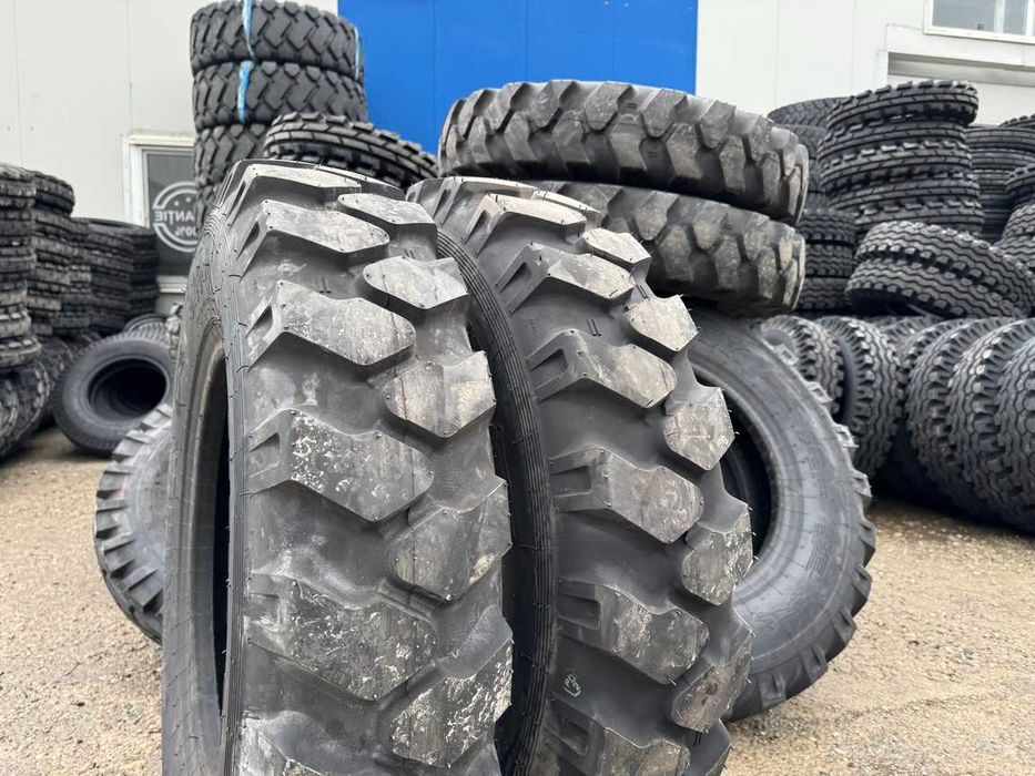 Cauciucuri noi 9.00-20 cu 16 pliuri marca PANTHER de excavator