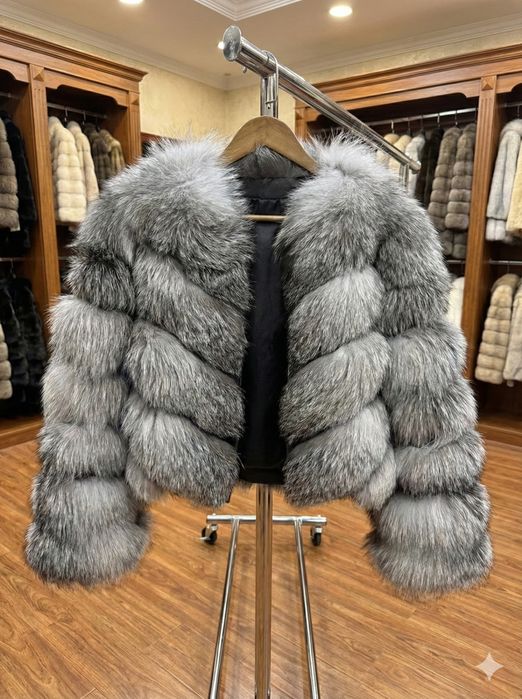 Haină scurtă din blană naturală (Vulpe Argintie) - Mărime S - Nouă