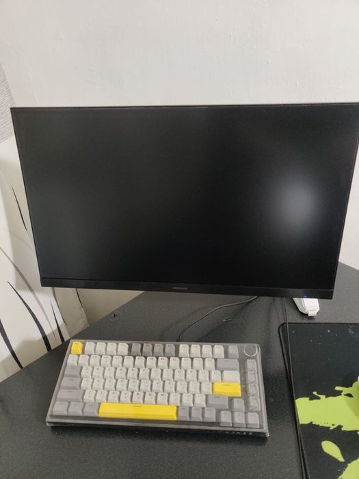 Монитор Samsung продается