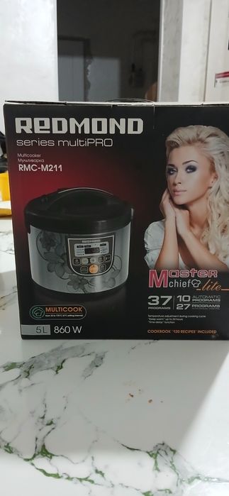 Мультиварка Redmond